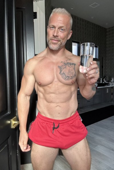 Watch Scott Blokker's leaked NSFW photo on TwXstars