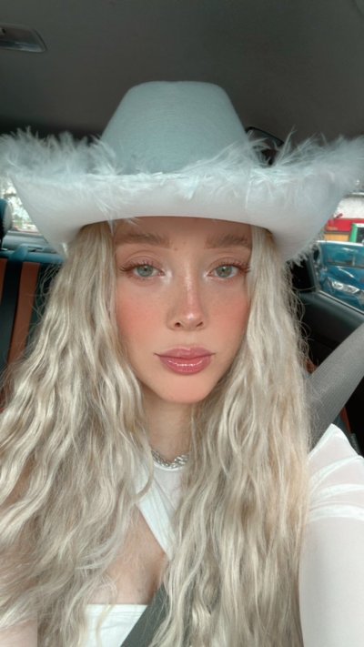 Watch M🦋G's leaked NSFW photo on TwXstars