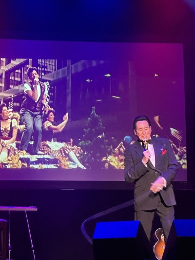 Watch Mike D's leaked NSFW photo on TwXstars