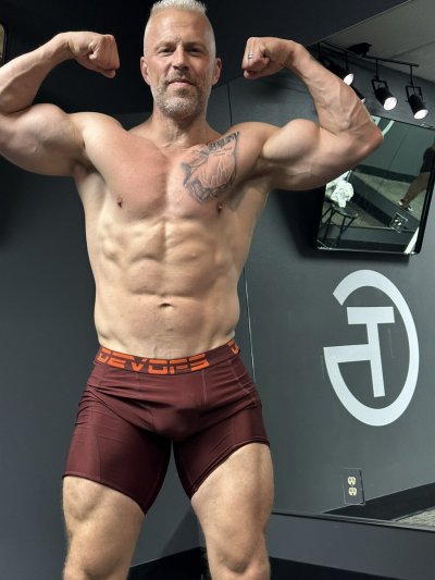 Watch Scott Blokker's leaked NSFW photo on TwXstars