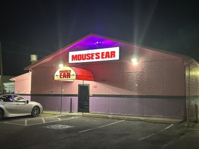 Watch Mike D's leaked NSFW photo on TwXstars