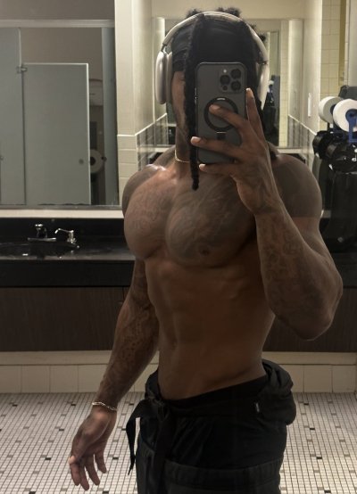 Watch Dwayne mckell's leaked NSFW photo on TwXstars