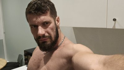 Watch Vlad Castle 82k's leaked NSFW photo on TwXstars