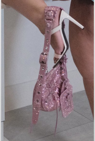 Watch vicky2freaky's leaked NSFW photo on TwXstars