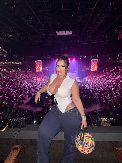 Watch vicky2freaky's leaked NSFW photo on TwXstars