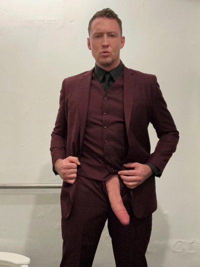 Watch 𝐏𝐢𝐞𝐫𝐜𝐞 𝐏𝐚𝐫𝐢𝐬's leaked NSFW photo on TwXstars