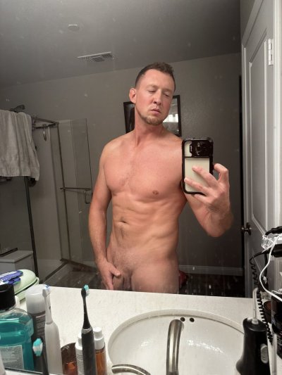 Watch 𝐏𝐢𝐞𝐫𝐜𝐞 𝐏𝐚𝐫𝐢𝐬's leaked NSFW photo on TwXstars