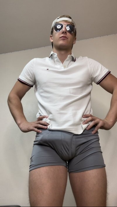 Watch Loganwallcb (18+)'s leaked NSFW photo on TwXstars