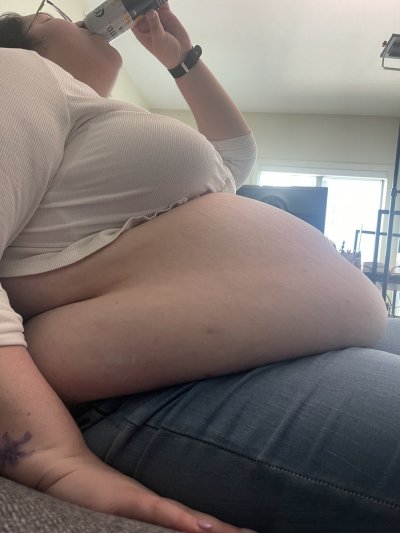 Watch Laura fatty's leaked NSFW photo on TwXstars