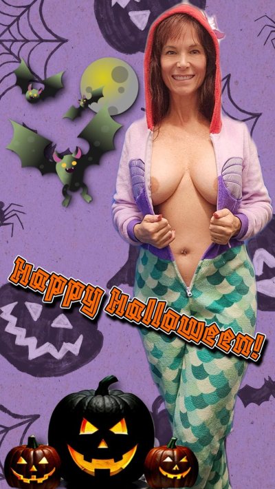 Watch The 1 & only Syren De Mer's leaked NSFW photo on TwXstars