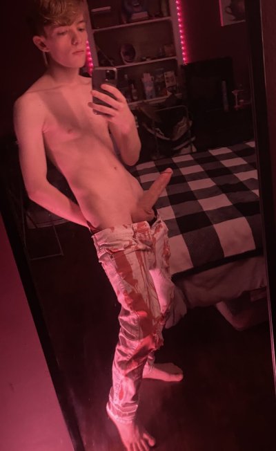Watch Adam Reid's leaked NSFW photo on TwXstars