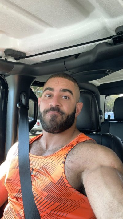 Watch Liam's leaked NSFW photo on TwXstars