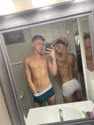 Watch Jake & Issac's leaked NSFW photo on TwXstars