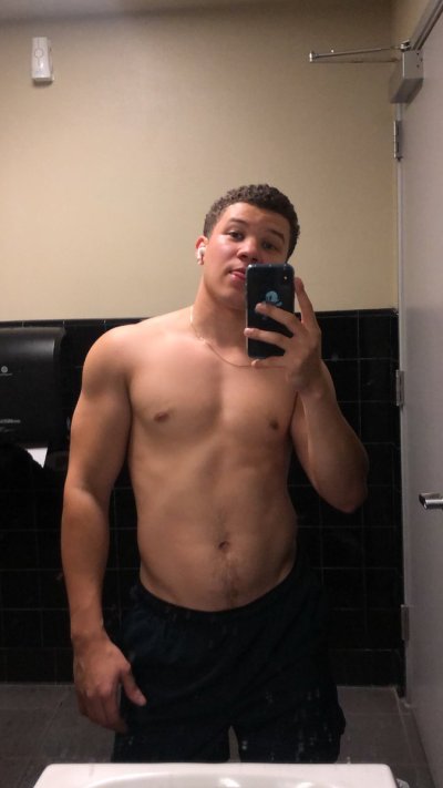 Watch Jarred Z's leaked NSFW photo on TwXstars