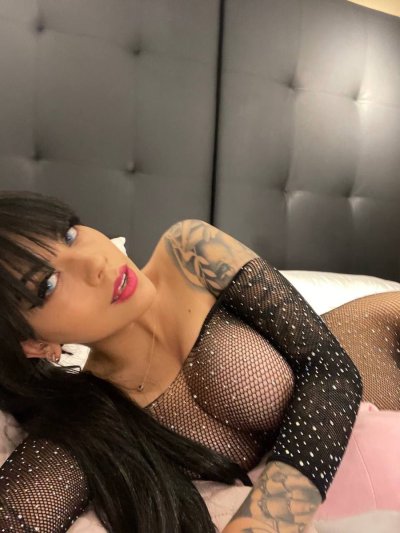 Watch Cristal Hill's leaked NSFW photo on TwXstars