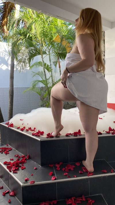 Watch Karla Alarcon 🔥's leaked NSFW photo on TwXstars