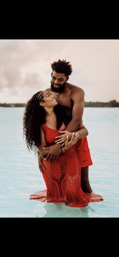 Watch Jordyn Woods's leaked NSFW photo on TwXstars