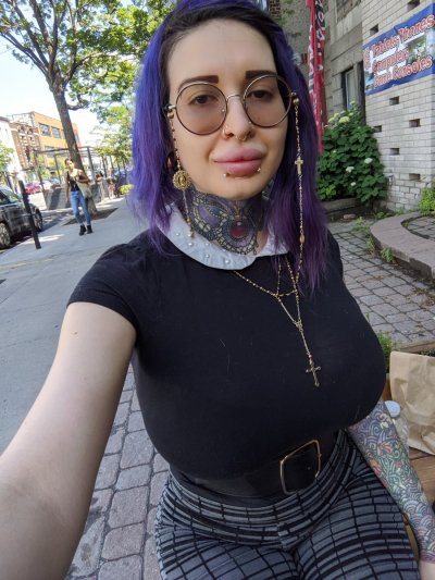 Watch Ariane Saint-Amour's leaked NSFW photo on TwXstars