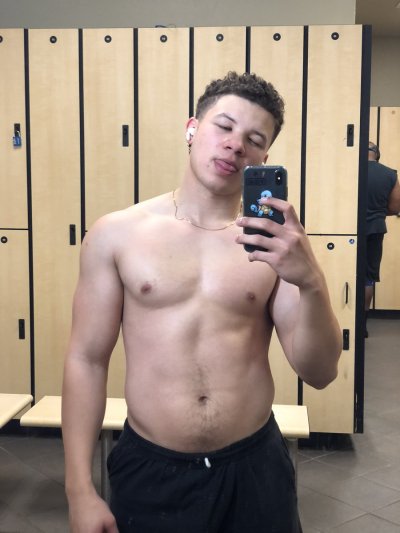 Watch Jarred Z's leaked NSFW photo on TwXstars