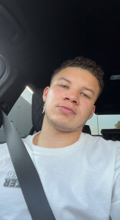 Watch Jarred Z's leaked NSFW photo on TwXstars