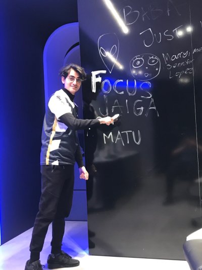 Watch William Blitz Lee's leaked NSFW photo on TwXstars