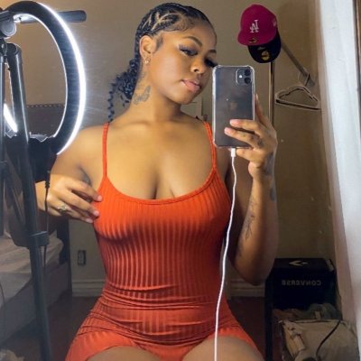 Watch t ☆ j's leaked NSFW photo on TwXstars