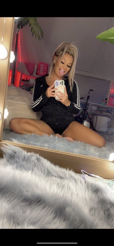 Watch ᗷᗩ𝗂ᒪ𝖤Y♡︎'s leaked NSFW photo on TwXstars