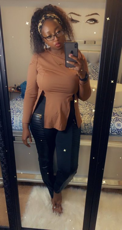 Watch Nefertitties's leaked NSFW photo on TwXstars