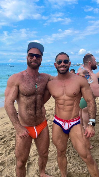 Watch Liam's leaked NSFW photo on TwXstars