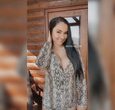 Watch Madison Knox 👑's leaked NSFW photo on TwXstars