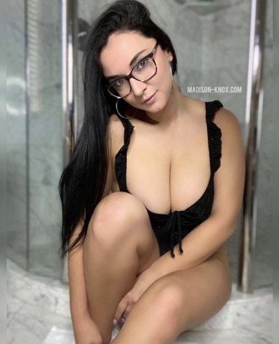 Watch Madison Knox 👑's leaked NSFW photo on TwXstars