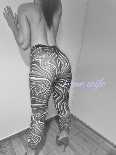 Watch i Me Wife's leaked NSFW photo on TwXstars