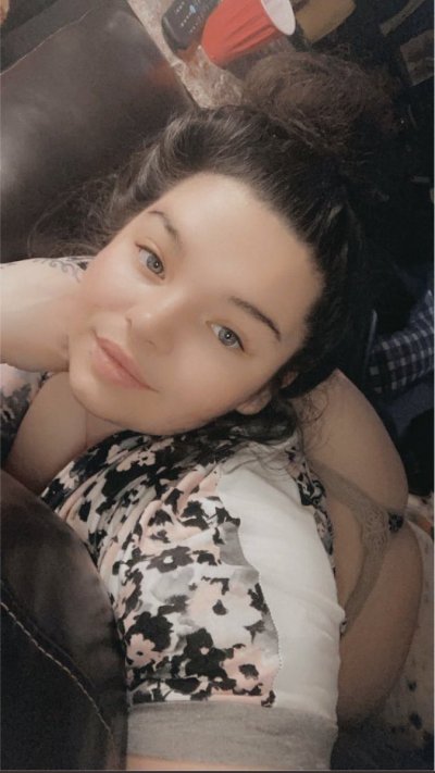 Watch 𝑫𝒆𝒃𝒃𝒊𝒆𝒆𝒆 😜's leaked NSFW photo on TwXstars