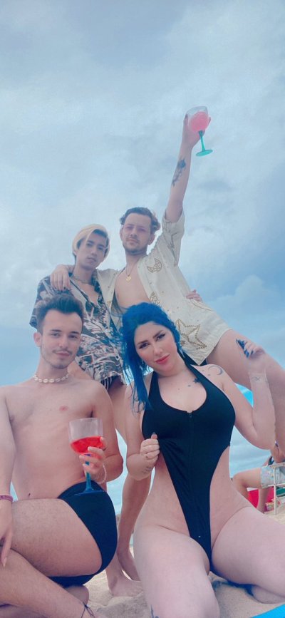 Watch Giu Hellsing's leaked NSFW photo on TwXstars