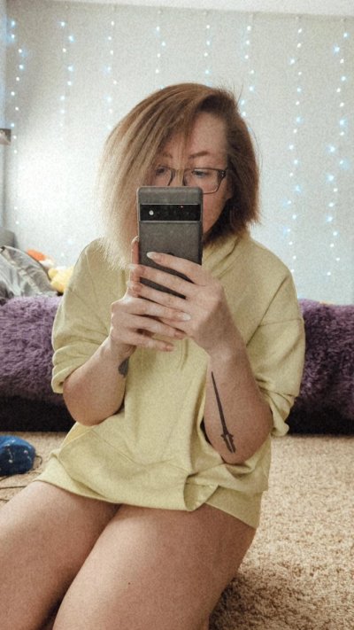 Watch Rey 🐉's leaked NSFW photo on TwXstars