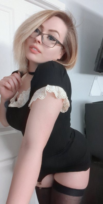 Watch Rey 🐉's leaked NSFW photo on TwXstars