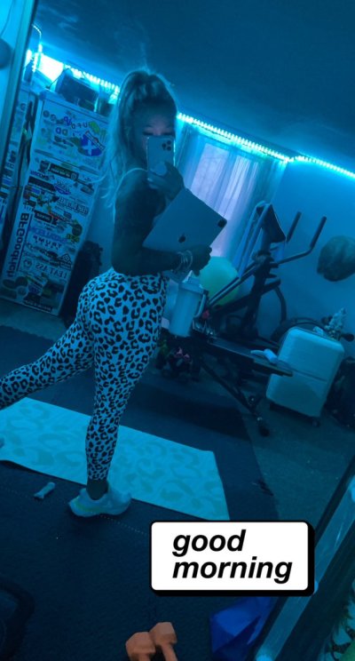 Watch ᗷᗩ𝗂ᒪ𝖤Y♡︎'s leaked NSFW photo on TwXstars