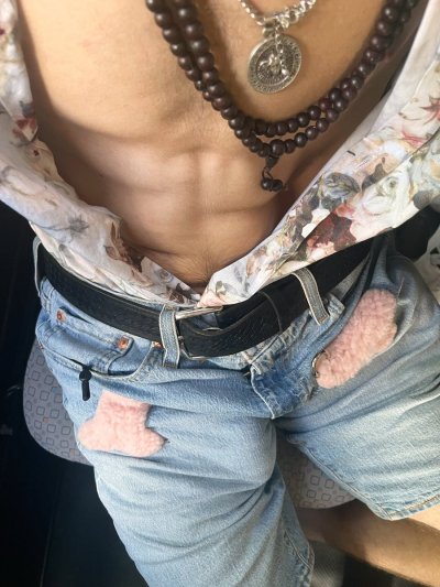 Watch Leo Louis's leaked NSFW photo on TwXstars