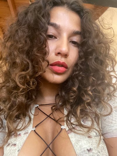 Watch Rubi Valentine's leaked NSFW photo on TwXstars