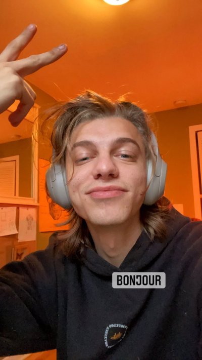 Watch Leo Louis's leaked NSFW photo on TwXstars