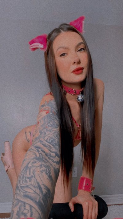 Watch Marley Brinx's leaked NSFW photo on TwXstars