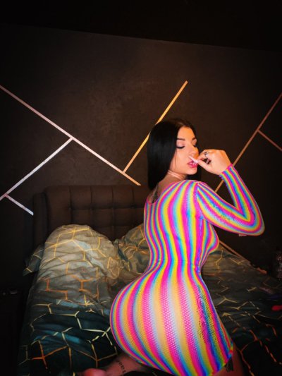 Watch Lucy Skkrr's leaked NSFW photo on TwXstars