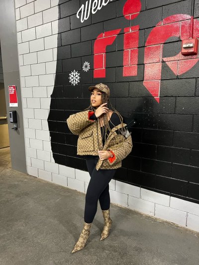 Watch Jordyn Woods's leaked NSFW photo on TwXstars