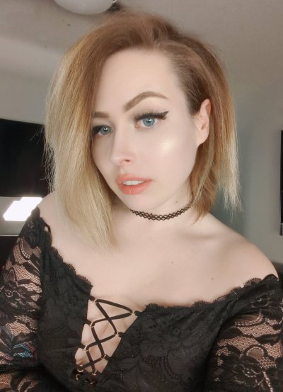 Watch Rey 🐉's leaked NSFW photo on TwXstars