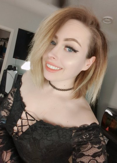 Watch Rey 🐉's leaked NSFW photo on TwXstars