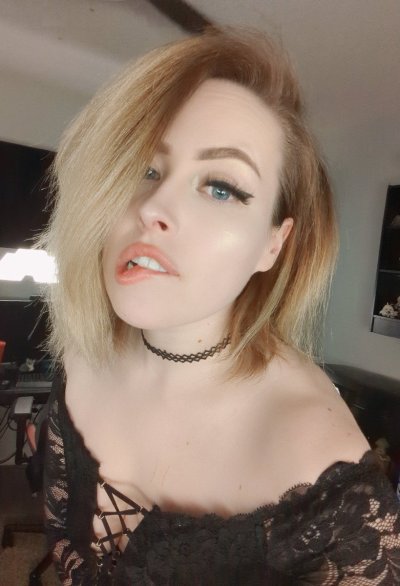 Watch Rey 🐉's leaked NSFW photo on TwXstars