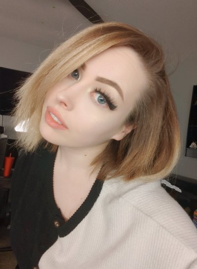 Watch Rey 🐉's leaked NSFW photo on TwXstars