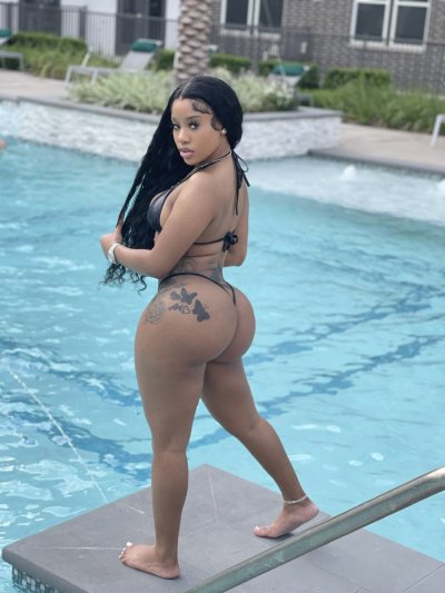 Watch m.'s leaked NSFW photo on TwXstars