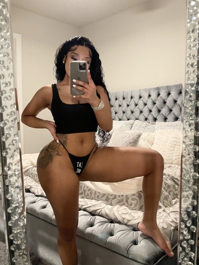 Watch m.'s leaked NSFW photo on TwXstars