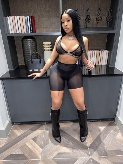 Watch m.'s leaked NSFW photo on TwXstars